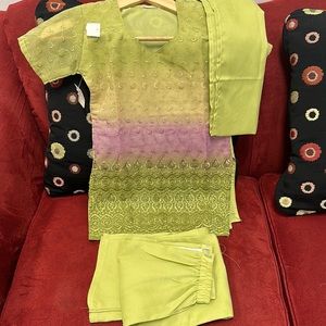 Kids dress 6T size 28